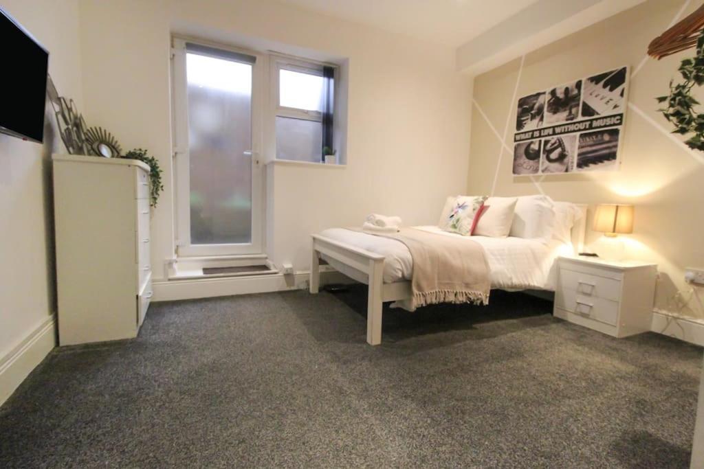 Spacious 1 Bed Apartment 1 Minute Walk From Square Nottingham Eksteriør billede