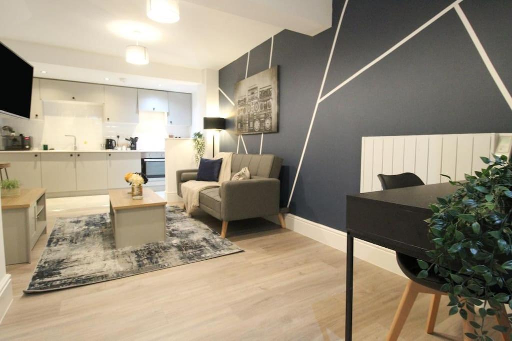 Spacious 1 Bed Apartment 1 Minute Walk From Square Nottingham Eksteriør billede