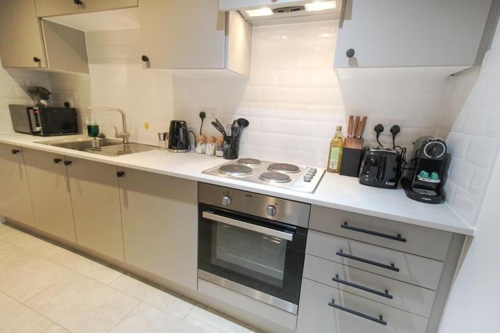 Spacious 1 Bed Apartment 1 Minute Walk From Square Nottingham Eksteriør billede